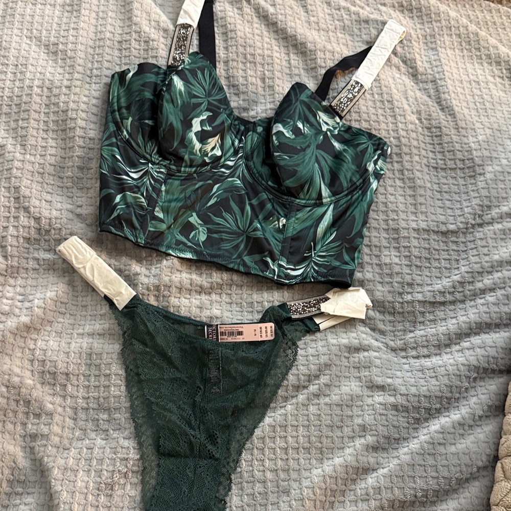 Victoria’s Secret Matching corset and panties sequin Print Lingerie Set - M 34DD